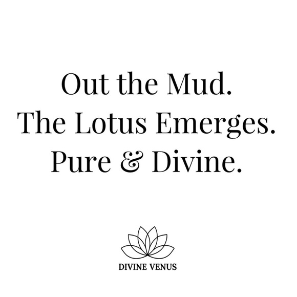 Lotus Necklace - Picture 9 of 9